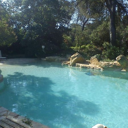 La Bousquatiere Bed and Breakfast Piolenc Rum bild
