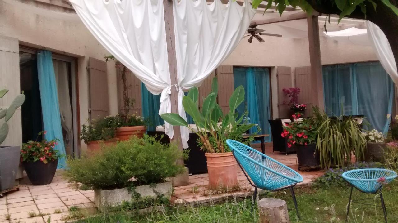 La Bousquatiere Bed and Breakfast Piolenc Exteriör bild