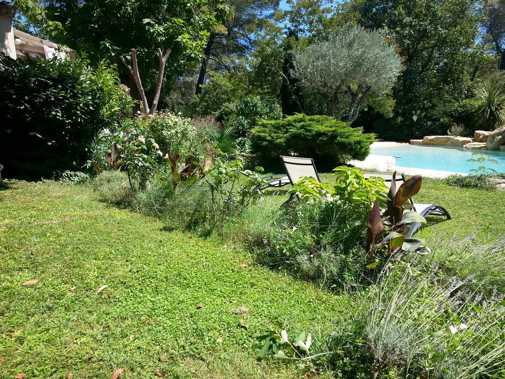 La Bousquatiere Bed and Breakfast Piolenc Exteriör bild